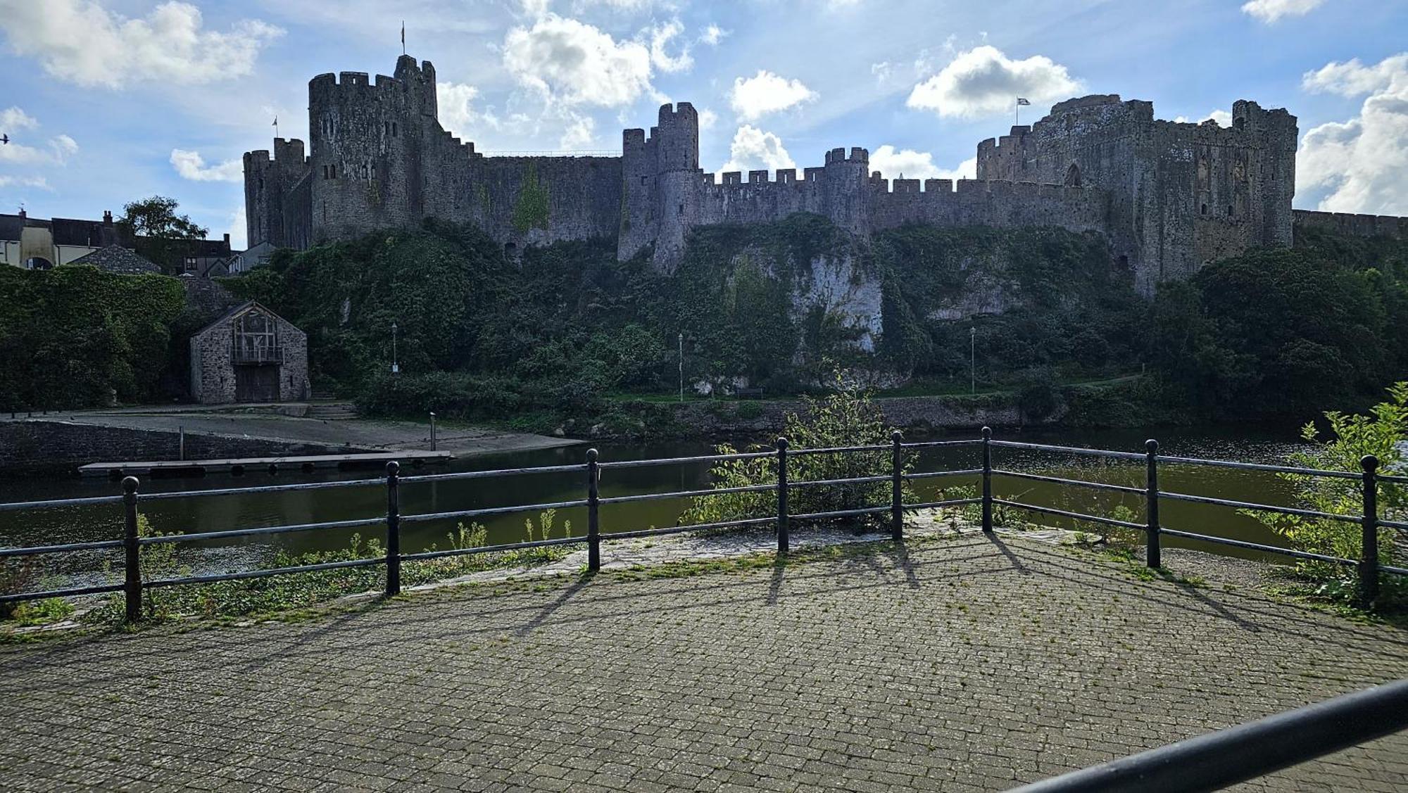 Castle Pond House Apartman Pembroke Kültér fotó